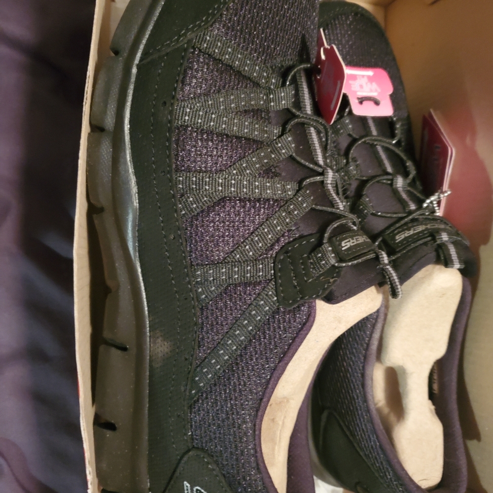 Brand new skechers shoes